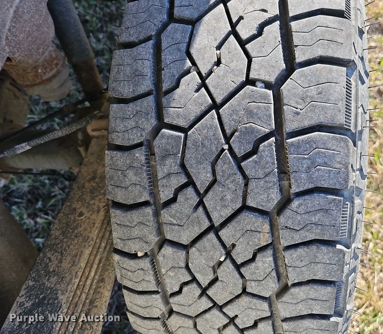 image for item DO4288 2013 Chevrolet Silverado 2500HD LT  Crew Cab pickup truck