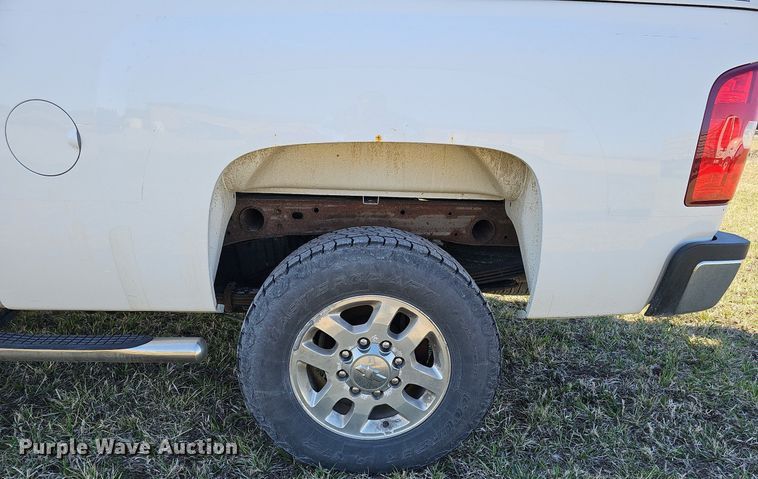 image for item DO4288 2013 Chevrolet Silverado 2500HD LT  Crew Cab pickup truck