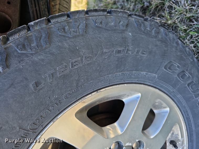 image for item DO4288 2013 Chevrolet Silverado 2500HD LT  Crew Cab pickup truck