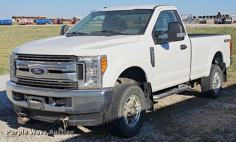 image for item DO4290 2017 Ford F250 Super Duty XLT  pickup truck