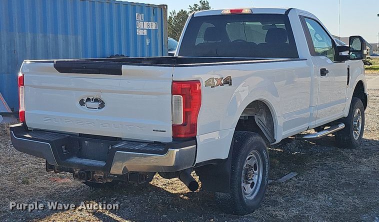 image for item DO4290 2017 Ford F250 Super Duty XLT  pickup truck