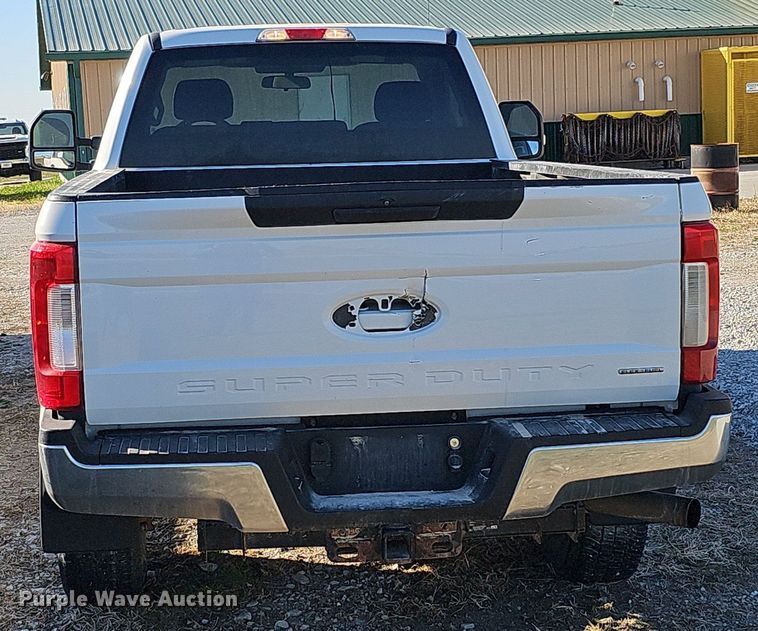 image for item DO4290 2017 Ford F250 Super Duty XLT  pickup truck