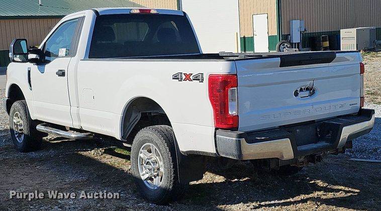 image for item DO4290 2017 Ford F250 Super Duty XLT  pickup truck