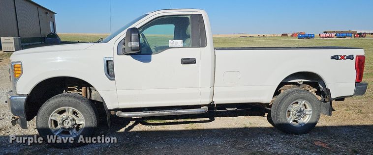 image for item DO4290 2017 Ford F250 Super Duty XLT  pickup truck