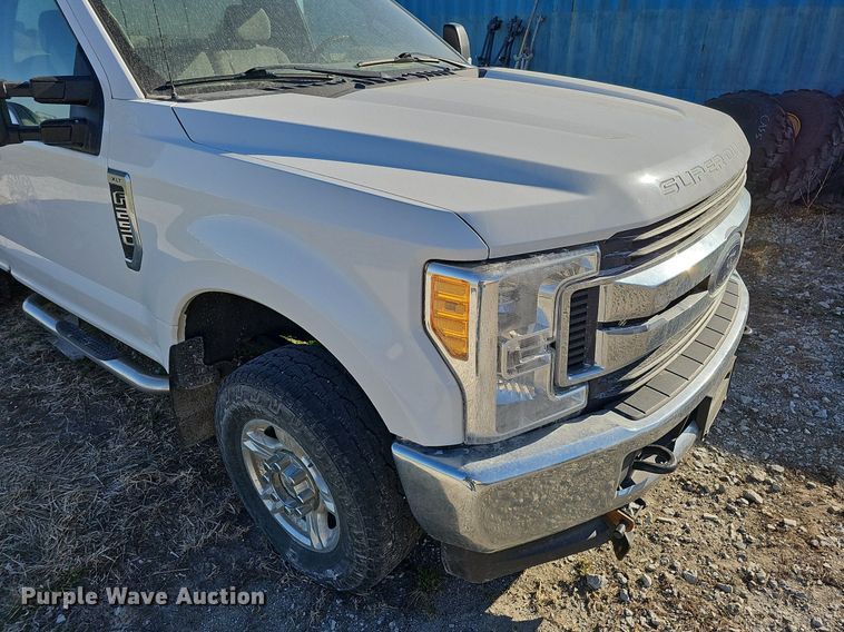 image for item DO4290 2017 Ford F250 Super Duty XLT  pickup truck