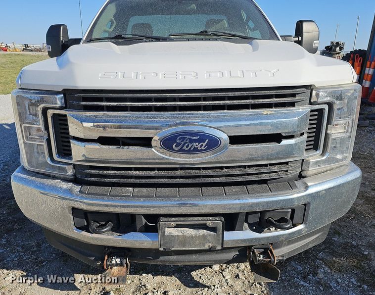 image for item DO4290 2017 Ford F250 Super Duty XLT  pickup truck