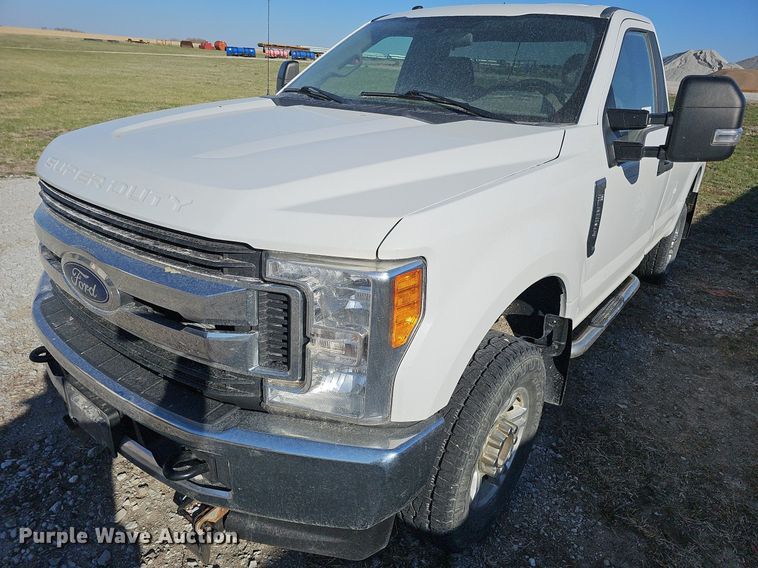 image for item DO4290 2017 Ford F250 Super Duty XLT  pickup truck