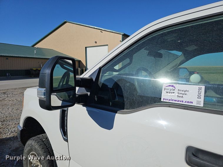 image for item DO4290 2017 Ford F250 Super Duty XLT  pickup truck