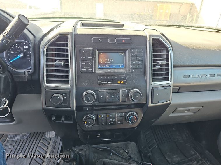 image for item DO4290 2017 Ford F250 Super Duty XLT  pickup truck