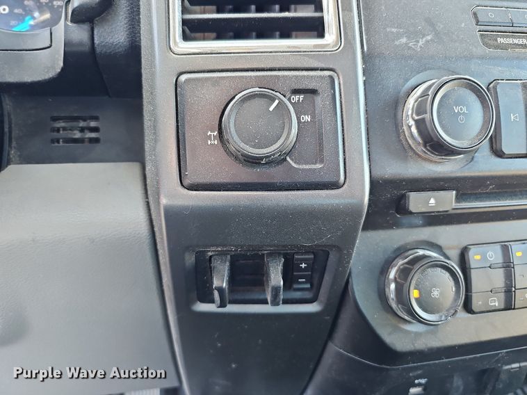 image for item DO4290 2017 Ford F250 Super Duty XLT  pickup truck