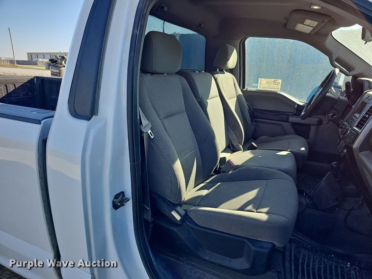 image for item DO4290 2017 Ford F250 Super Duty XLT  pickup truck