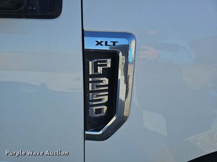 image for item DO4290 2017 Ford F250 Super Duty XLT  pickup truck