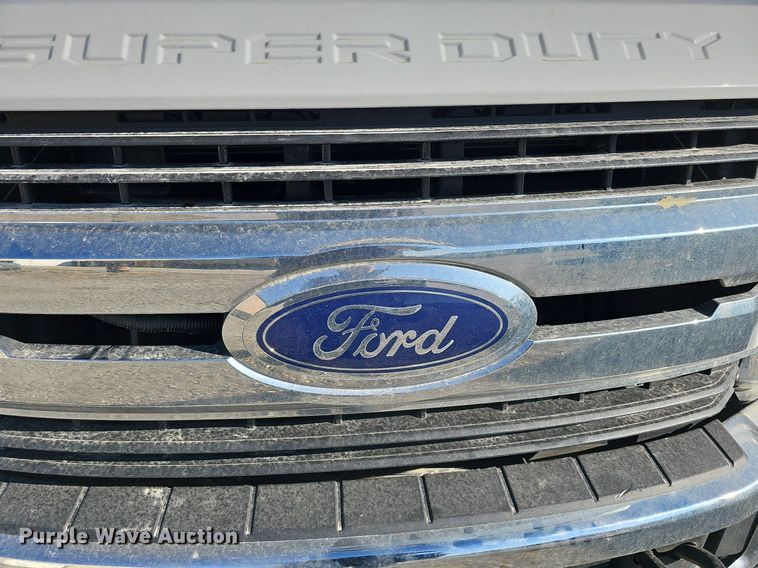 image for item DO4290 2017 Ford F250 Super Duty XLT  pickup truck