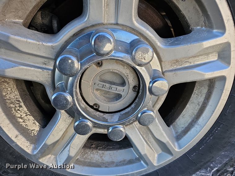 image for item DO4290 2017 Ford F250 Super Duty XLT  pickup truck