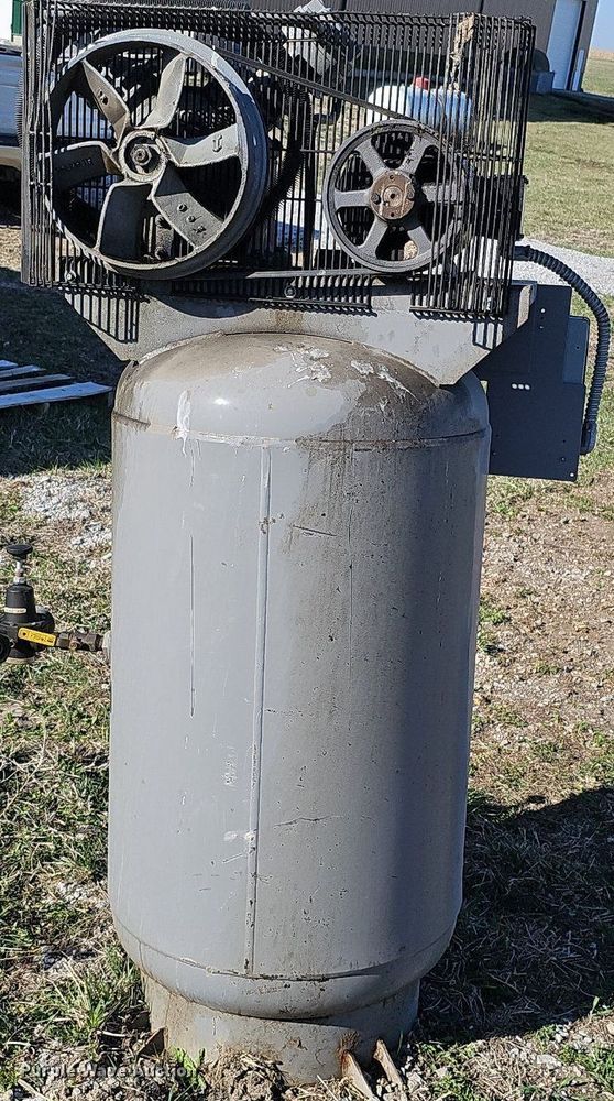 image for item DO4291 Ingersoll Rand T30  air compressor