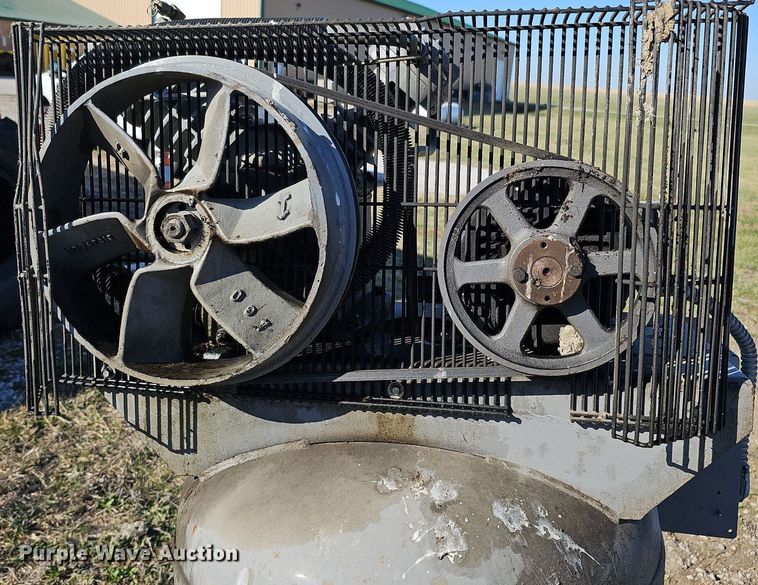 image for item DO4291 Ingersoll Rand T30  air compressor