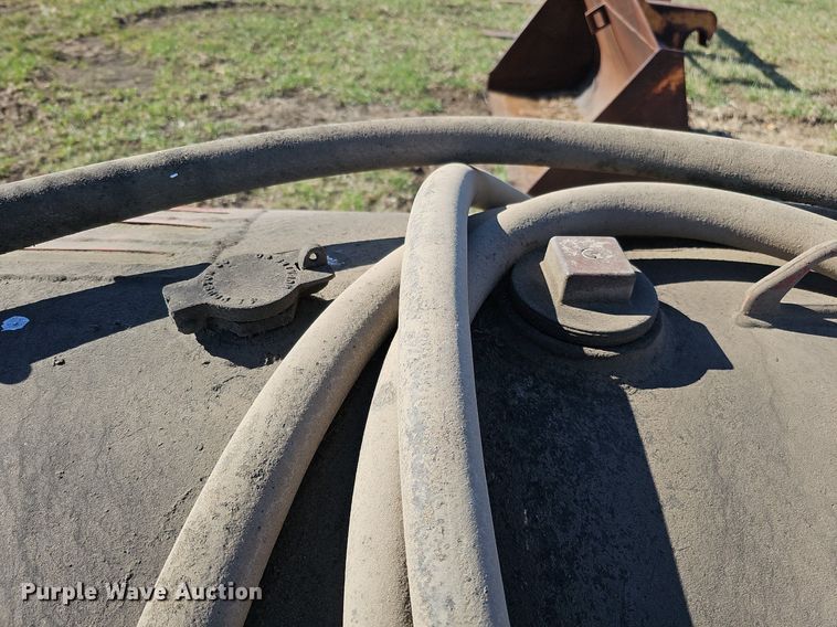 image for item DO4293 Waste oil tank and containment pit