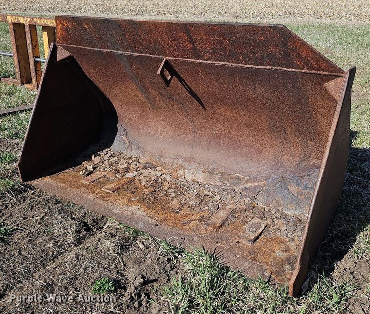 image for item DO4294 80.5" W wheel loader bucket