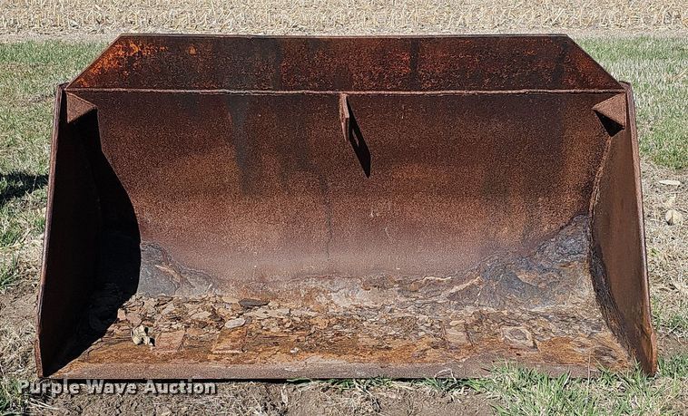 image for item DO4294 80.5" W wheel loader bucket