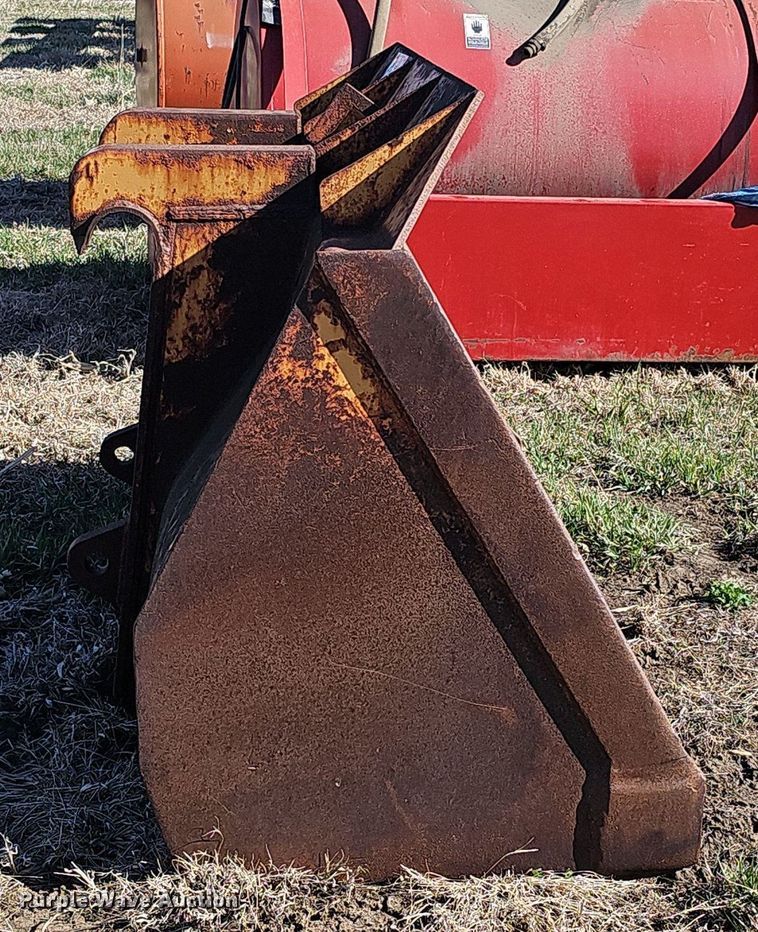 image for item DO4294 80.5" W wheel loader bucket