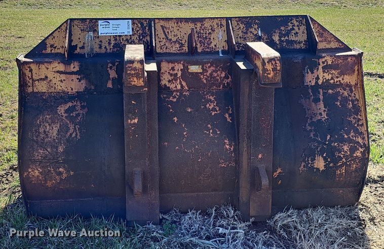 image for item DO4294 80.5" W wheel loader bucket
