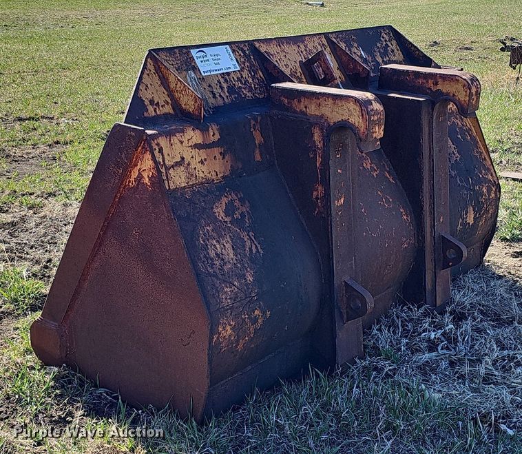 image for item DO4294 80.5" W wheel loader bucket