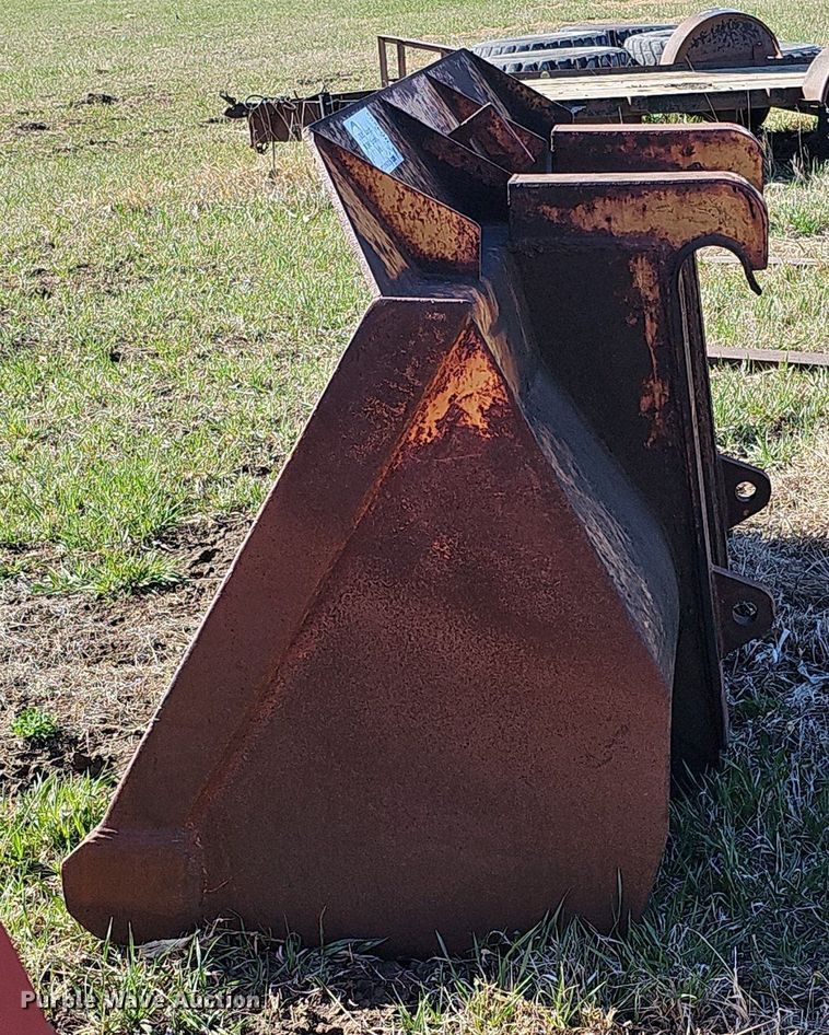 image for item DO4294 80.5" W wheel loader bucket