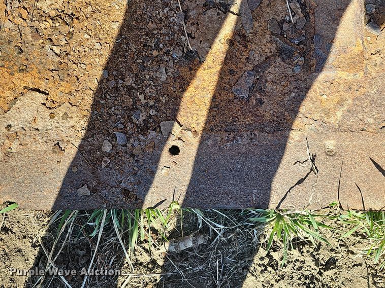image for item DO4294 80.5" W wheel loader bucket