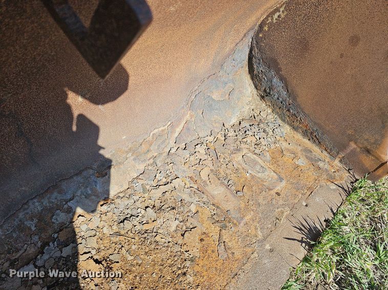 image for item DO4294 80.5" W wheel loader bucket
