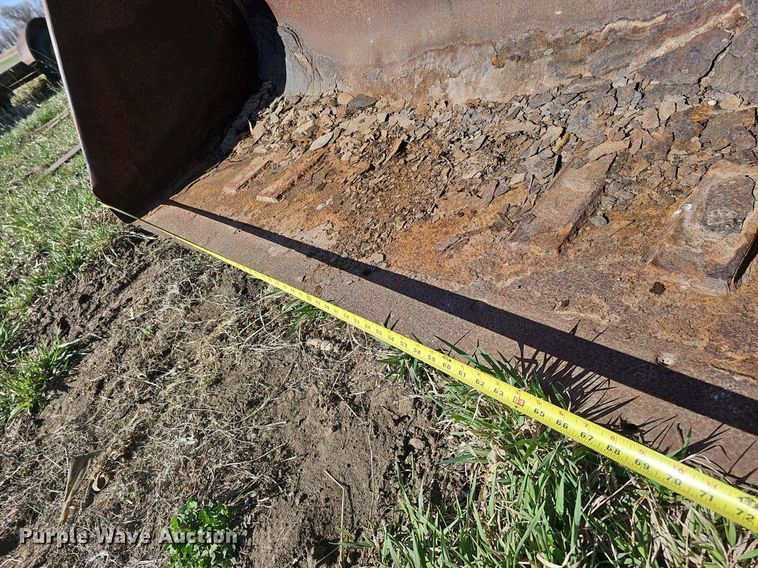 image for item DO4294 80.5" W wheel loader bucket