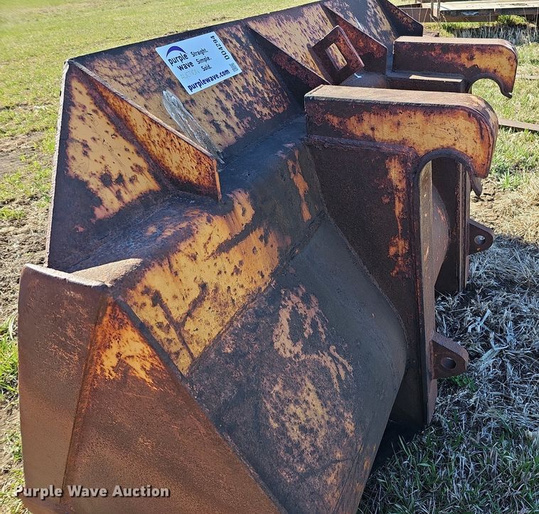 image for item DO4294 80.5" W wheel loader bucket