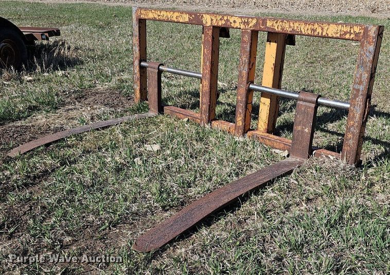 image for item DO4295 59.5" L wheel loader forks