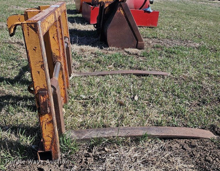 image for item DO4295 59.5" L wheel loader forks