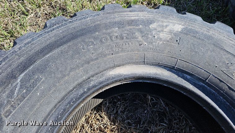 image for item DO4296 (2) Bridgestone 14.00R24 tires