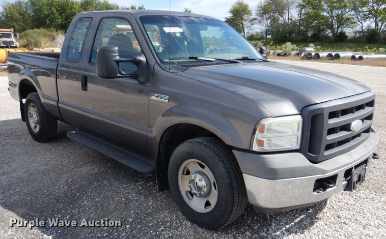 image for item DP0349 2005 Ford F250 Super Duty XL  SuperCab pickup truck