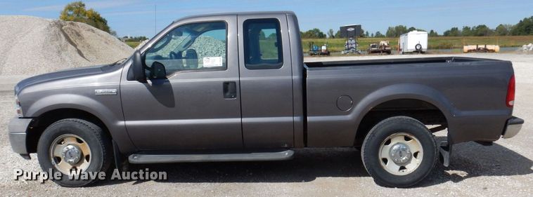 image for item DP0349 2005 Ford F250 Super Duty XL  SuperCab pickup truck