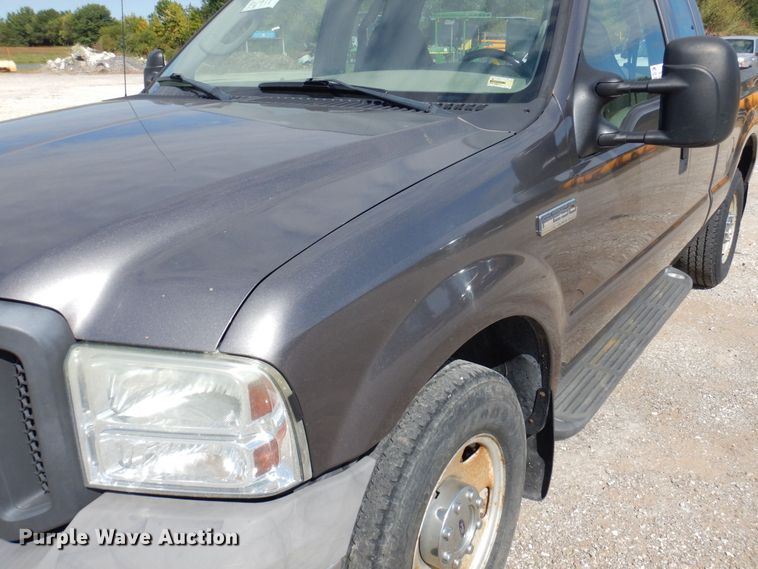 image for item DP0349 2005 Ford F250 Super Duty XL  SuperCab pickup truck