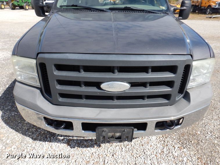 image for item DP0349 2005 Ford F250 Super Duty XL  SuperCab pickup truck