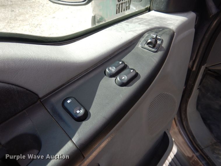 image for item DP0349 2005 Ford F250 Super Duty XL  SuperCab pickup truck