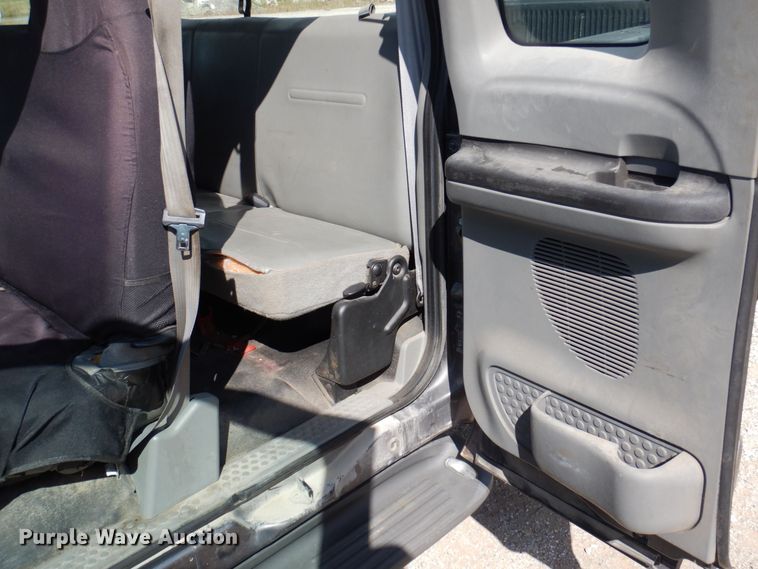 image for item DP0349 2005 Ford F250 Super Duty XL  SuperCab pickup truck