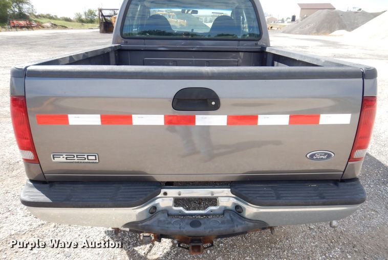 image for item DP0349 2005 Ford F250 Super Duty XL  SuperCab pickup truck
