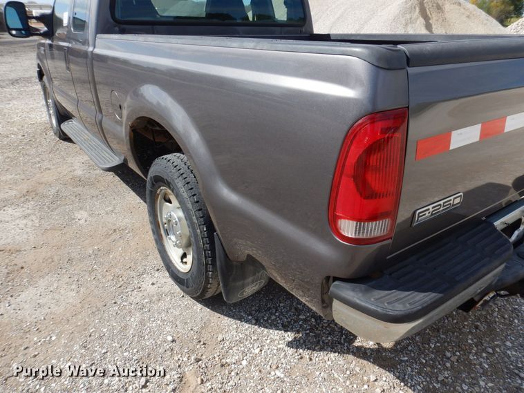 image for item DP0349 2005 Ford F250 Super Duty XL  SuperCab pickup truck