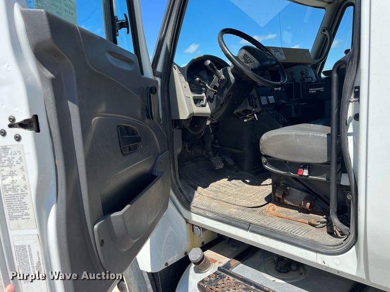 image for item DP0473 2011 International WorkStar 7400  dump truck