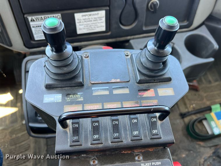 image for item DP0473 2011 International WorkStar 7400  dump truck