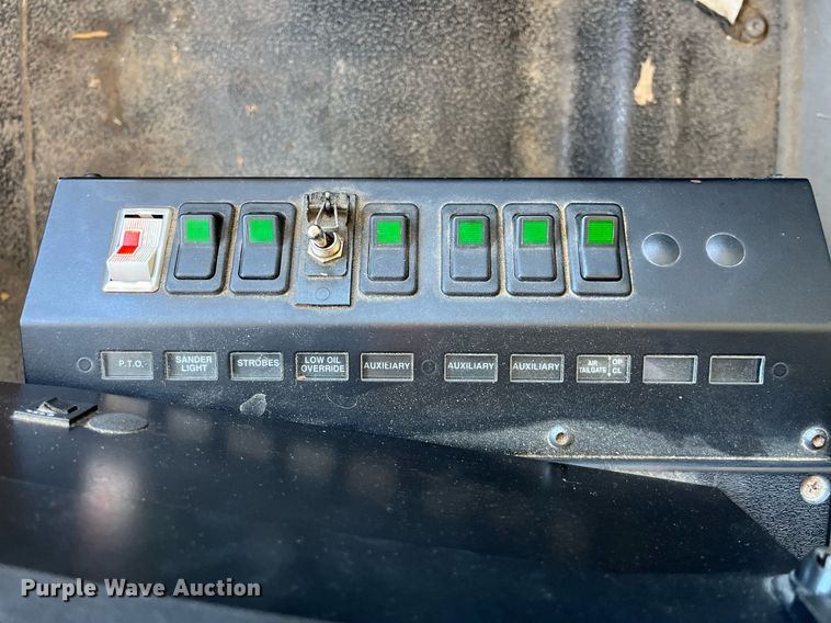 image for item DP0473 2011 International WorkStar 7400  dump truck