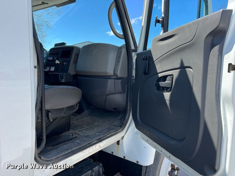 image for item DP0473 2011 International WorkStar 7400  dump truck