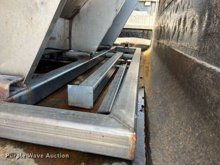 image for item DP0473 2011 International WorkStar 7400  dump truck