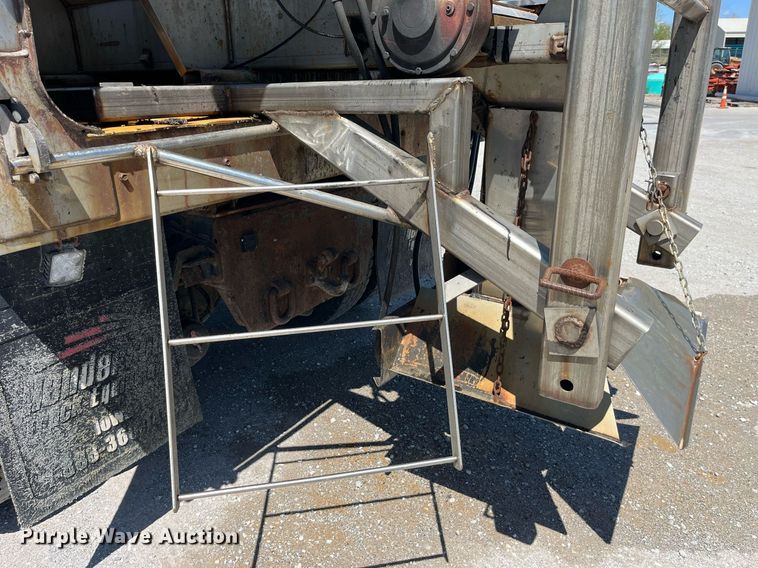 image for item DP0473 2011 International WorkStar 7400  dump truck