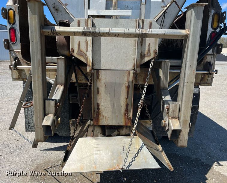 image for item DP0473 2011 International WorkStar 7400  dump truck