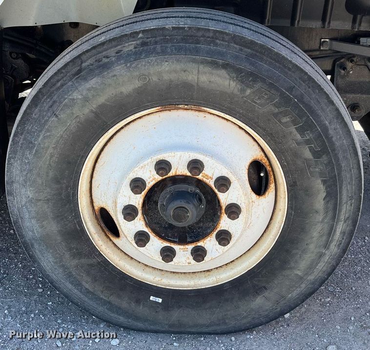 image for item DP0473 2011 International WorkStar 7400  dump truck